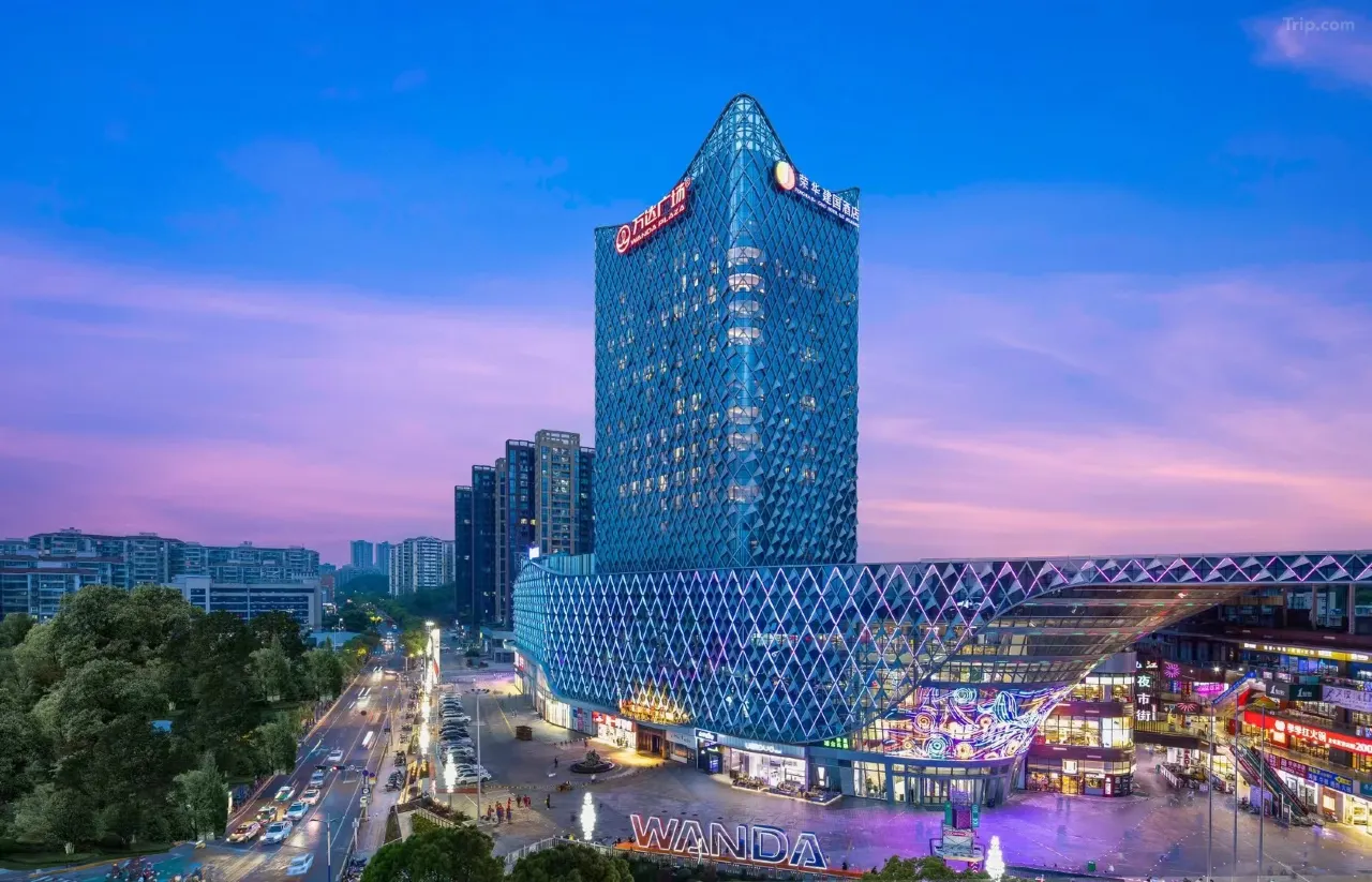 九江站万达广场荣华建国酒店外观全景