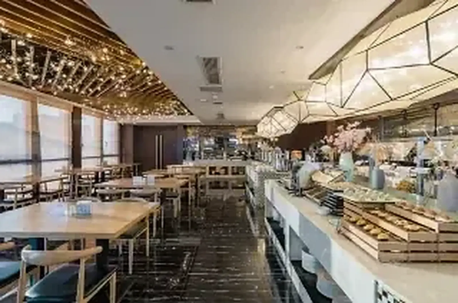 悦兮湖大酒店(九江市体育中心八里湖新区店)云端餐厅