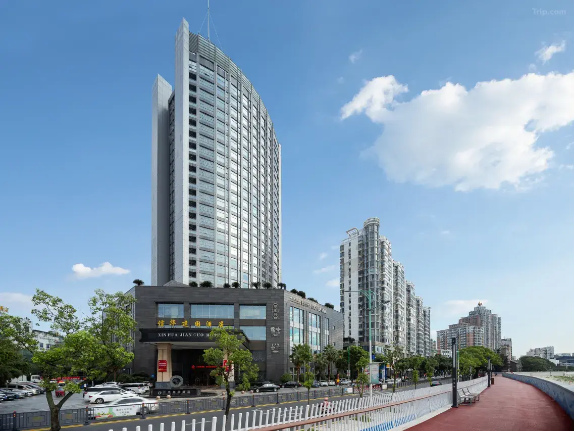 九江信华建国酒店外观另一角度